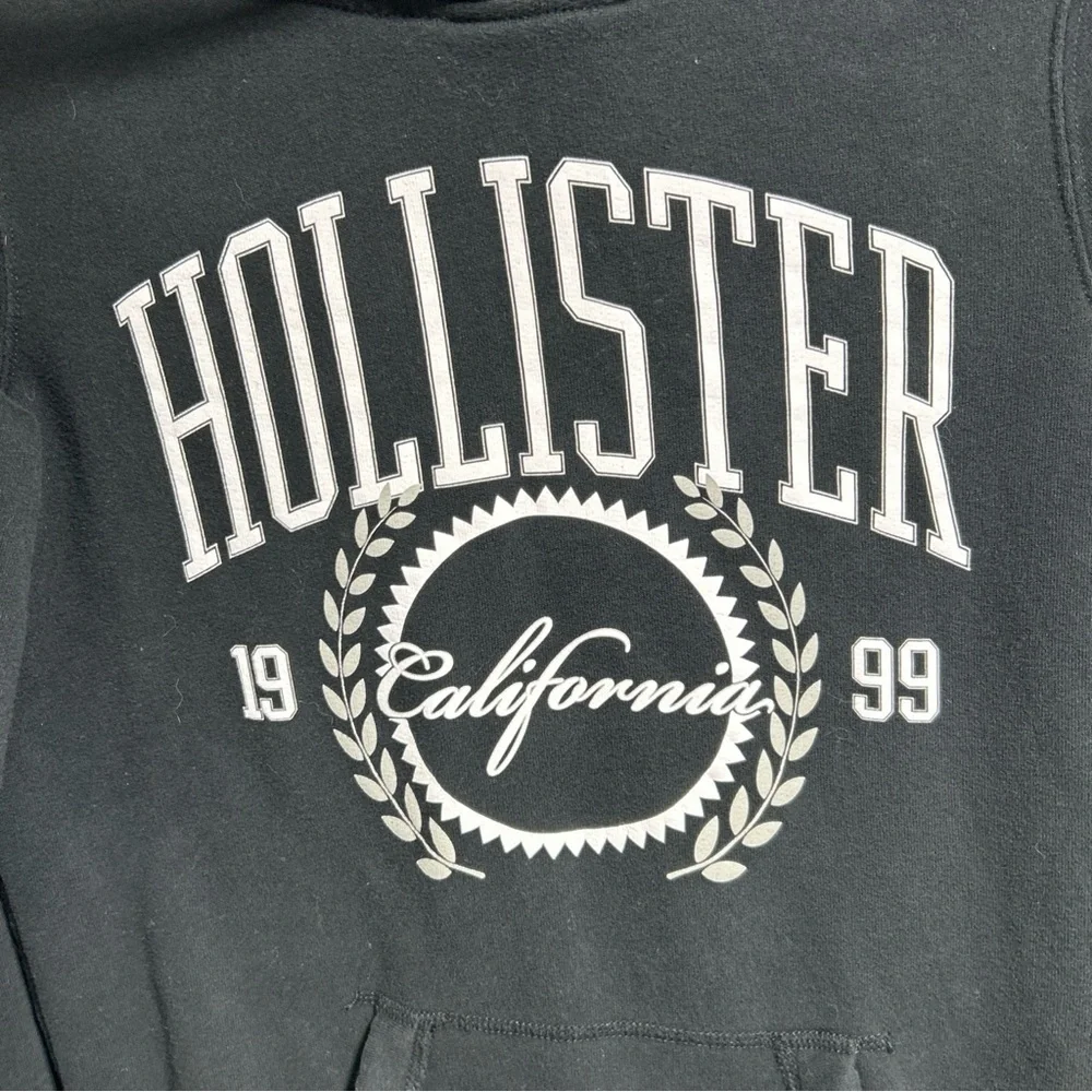 Hollister California Black Hoodie Size XS White And Gray Graphics